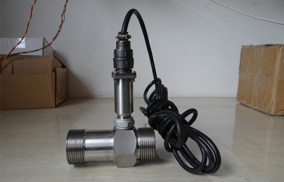 Sıvı / petrol / gaz için yüksek basınç Sıkma tipi likit türbin debimetre